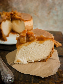 Foto principal de Cheesecake de manzana y caramelo sin azúcar 🍎