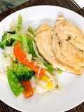 Pechuga de pollo con salteado oriental