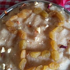 A picture of Sooji halwa.
