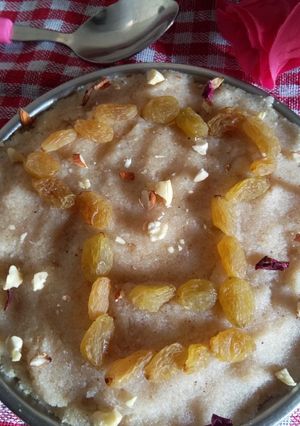 A picture of Sooji halwa.