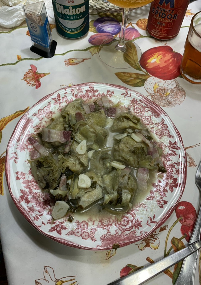 Una foto de Alcachofas hervidas al estilo de mi madre