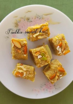 A picture of Lauki barfi.
