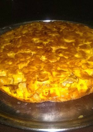 Una foto de Tortilla de papas con chorizo colorado