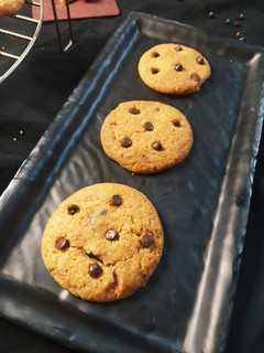 A picture of Choco chip cookies.
