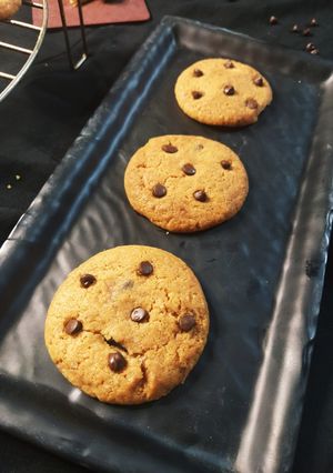 A picture of Choco chip cookies.