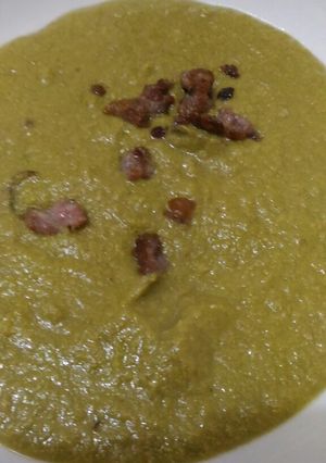 Foto di Purea di fave con salsiccia croccante