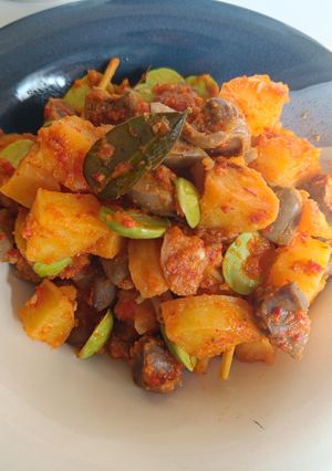 Foto resep Sambal goreng hati ampela kentang (part II)