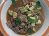 Bistec con calabacita sazonado con caldo de frijoles