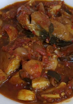 A picture of Fish kolambhu.