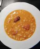Alubias con arroz integral, hortalizas y compango de fabada