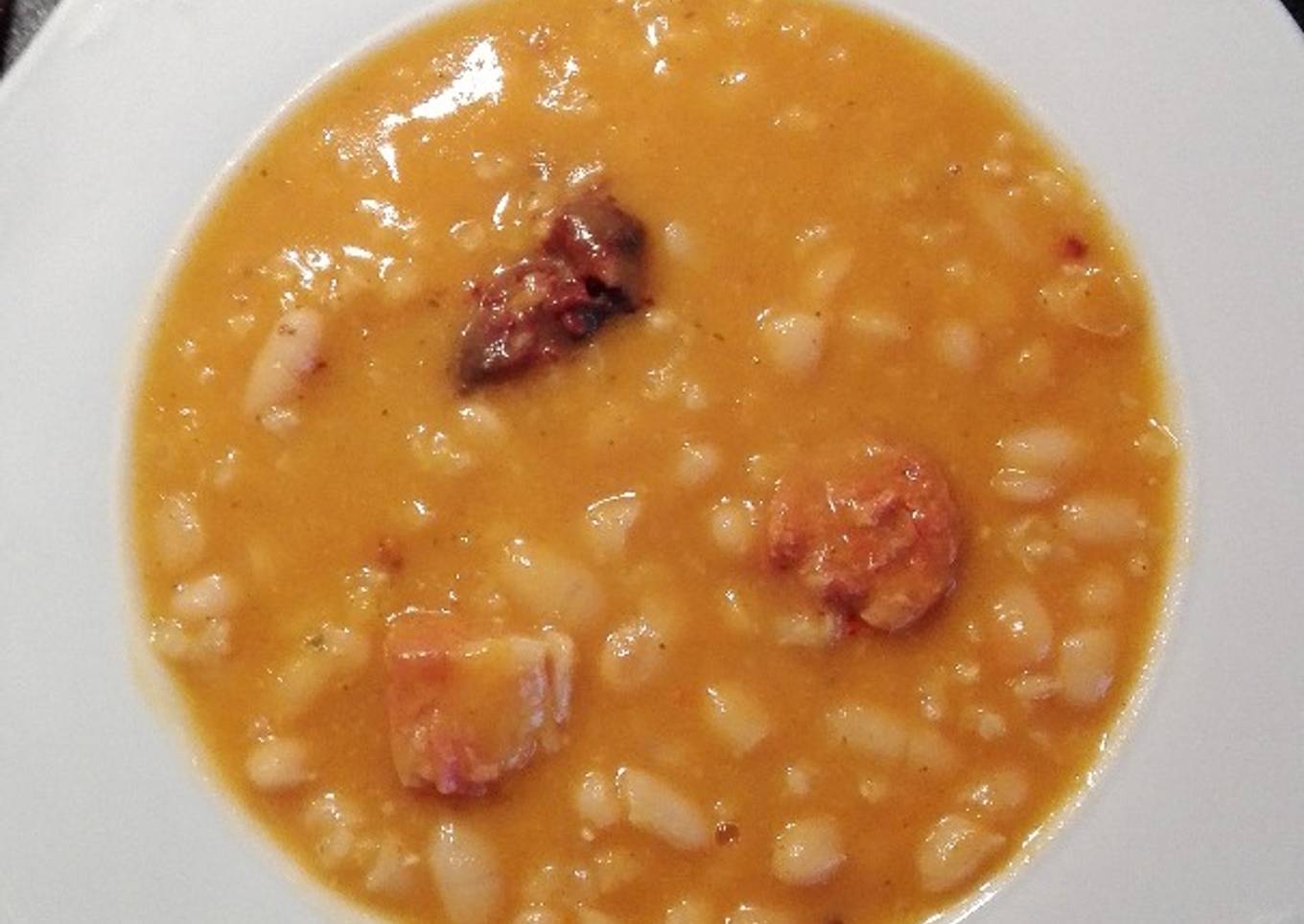 Alubias con arroz integral, hortalizas y compango de fabada
