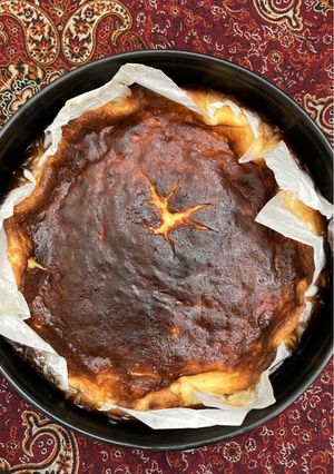 عکسی از دستور چیز کیک سن سباستین (چیز کیک سوخته)