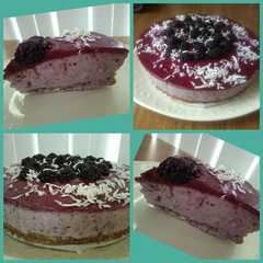 Una foto de Tarta saludable de frutos rojos😍