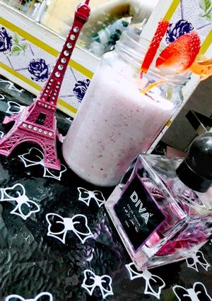 A picture of Strawberry Milkshake 🍓.