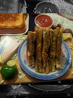 વેજ ચીઝ મેયોનીસ સેન્ડવીચ (Veg Cheese Mayonnaise Sandwich Recipe રેસીપી મુખ્ય ફોટો