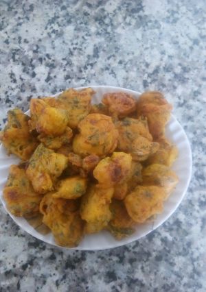 गोभी के पकोड़े (Gobhi ke pakode recipe in Hindi) रेसिपी मुख्य फोटो