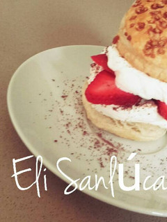Una foto de Hamburguesas de fresas con nata