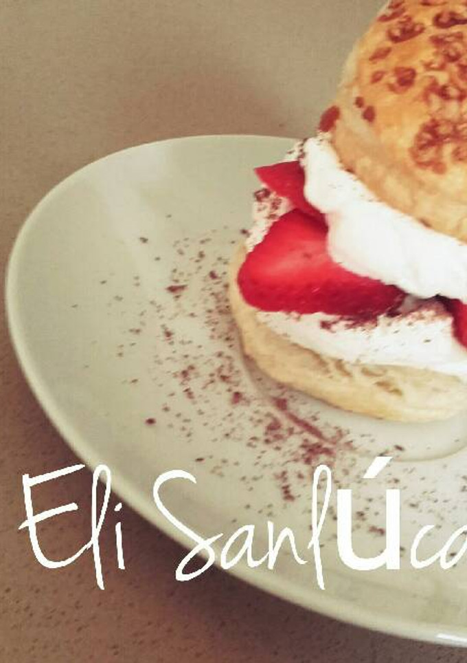 Una foto de Hamburguesas de fresas con nata