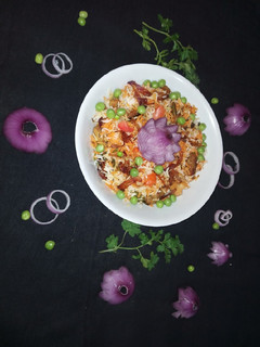वेज सोयाबीन बिरयानी(Veg soyabeen biryani recipe in Hindi) रेसिपी मुख्य फोटो