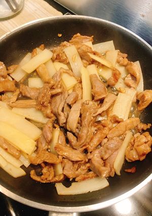 竹筍炒肉絲 的食譜成品照片