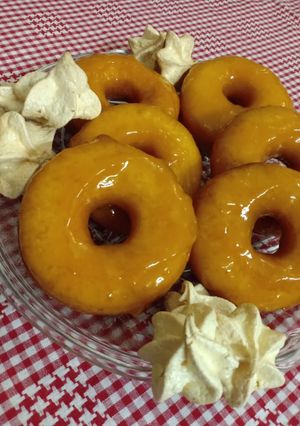 A picture of Mango glazed donuts 🍩.