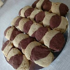 A picture of Marble chocolate cookies.