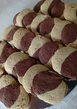 A picture of Marble chocolate cookies.