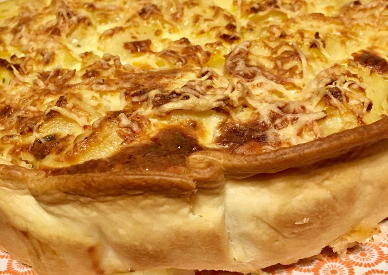 Tourte pomme de terre, jambon et estragon
