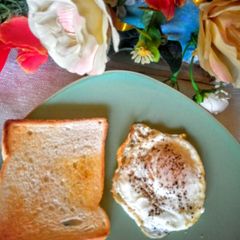 A picture of Half Fry Egg.