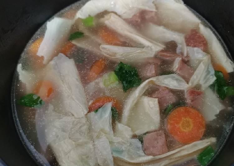 Soup kembang tahu maling (non halal) rice cooker ala anak kost