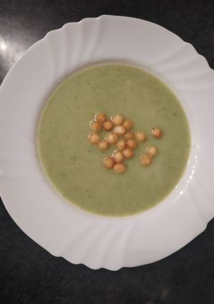 Brokkoli krémleves recept fotója
