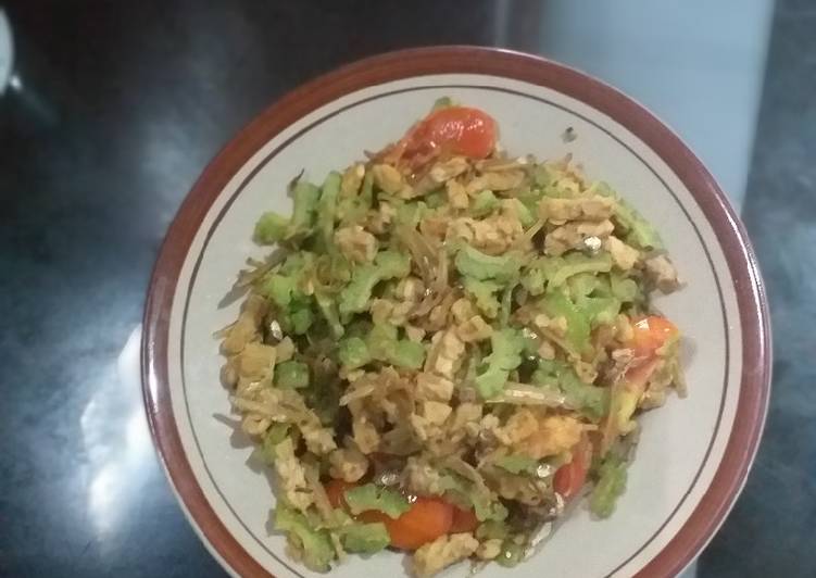 Tumis PT. T (pare, teri, tempe)