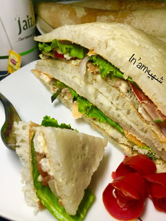 A picture of Sinasir omelette sandwich.