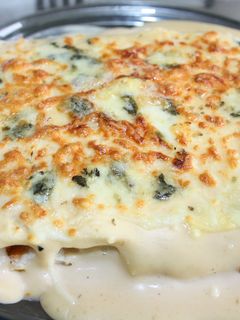 Una foto de Falsos canelones de atún, bacon y piquillos