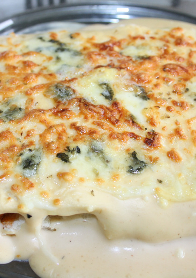 Una foto de Falsos canelones de atún, bacon y piquillos