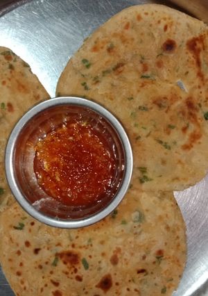 પાલક લછા પરાઠા રેસીપી મુખ્ય ફોટો