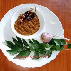 A picture of Madras curry powder 🌶️🧄.