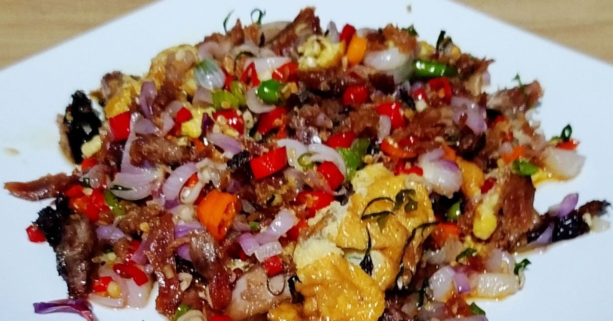 Tongkol suwir telur dadar sambal matah