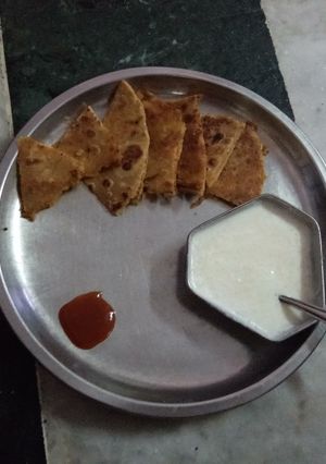 आलू का पराठा(Aloo paratha recipe in Hindi) रेसिपी मुख्य फोटो