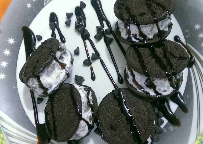 Oreo icecream sandwich