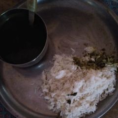 A picture of Palak paneer.
