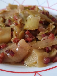 Una foto de Puerros con jamón