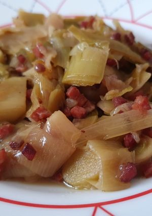 Una foto de Puerros con jamón