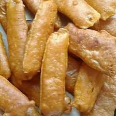 A picture of Raw banana fritters.
