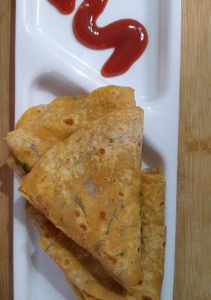 A picture of Mooli paratha.