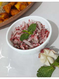 عکسی از دستور سالاد ترب قرمز