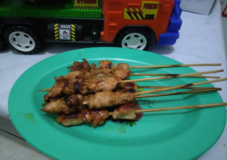 Sate ayam DEBM