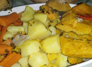Una foto de 🥩🧅Puchero🥕🥔