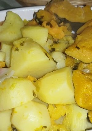 Una foto de 🥩🧅Puchero🥕🥔