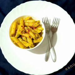 A picture of Green Sauce Pasta.
